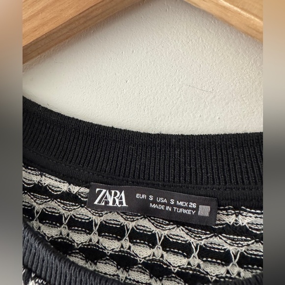 Zara Black & White Patterned Short Sleeve Shirt - Picture 4 of 4